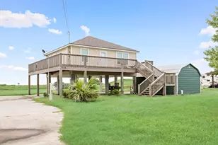 7244 S Gulfway Dr, Port Arthur, TX 77642 - Photo 2