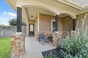 310 Regal Ct, Bellville, TX 77418 - Photo 4