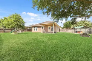 310 Regal Ct, Bellville, TX 77418 - Photo 24