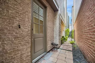 622 Rutland Street #D, Houston, TX 77007 - Photo 2