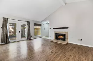 15 Tulip Hill Ct, The Woodlands, TX 77380 - Photo 4
