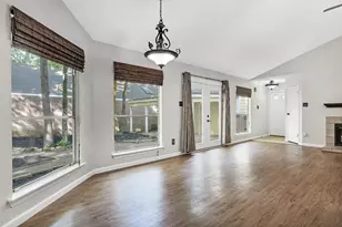 15 Tulip Hill Ct, The Woodlands, TX 77380 - Photo 10