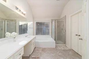 9815 Ryans Park Ln, Houston, TX 77089 - Photo 12