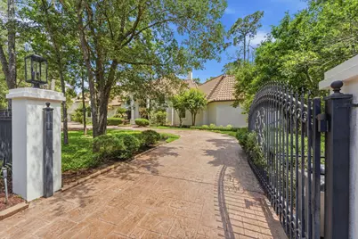 63 NW Chancery Place NW, The Woodlands, TX 77381 - Photo 6