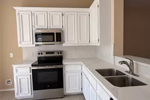 2107 Castle Gardens Ln, Katy, TX 77449 - Photo 8