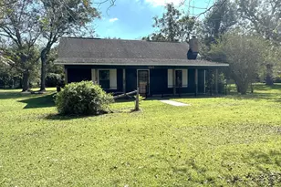 1207 Half Moon Dr, Wharton, TX 77488 - Photo 2