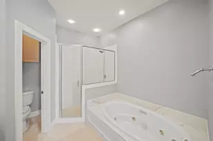 9334 Briar Forest Dr, Houston, TX 77063 - Photo 16