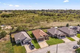 511 Sunny St, Caldwell, TX 77836 - Photo 32