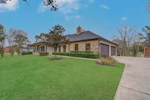 3315 E Bayou Dr, Shoreacres, TX 77571 - Photo 4