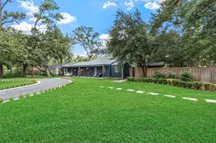802 W 41st St, Houston, TX 77018 - Photo 2