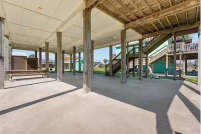 135 Ocean Shore Drive, Crystal Beach, TX 77650 - Photo 36