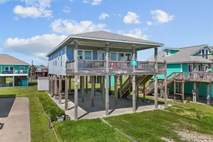 135 Ocean Shore Dr, Crystal Beach, TX 77650 - Photo 2