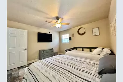 6790 Greenwood Drive, Beaumont, TX 77706 - Photo 20