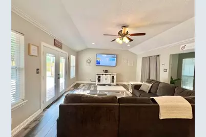 6790 Greenwood Drive, Beaumont, TX 77706 - Photo 6