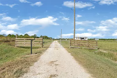 2105 Eagle Road, Anahuac, TX 77514 - Photo 14