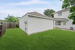 9366 Corner Oaks Ln, Houston, TX 77036 - Photo 36
