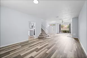9366 Corner Oaks Ln, Houston, TX 77036 - Photo 12