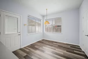 9366 Corner Oaks Ln, Houston, TX 77036 - Photo 16