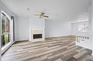 9366 Corner Oaks Ln, Houston, TX 77036 - Photo 10