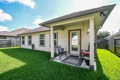 828 S 1st Street, La Porte, TX 77571 - Photo 20