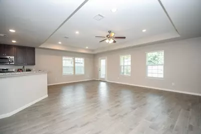 828 S 1st Street, La Porte, TX 77571 - Photo 4