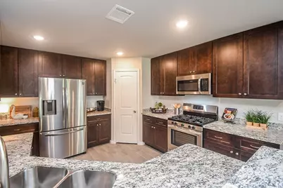 828 S 1st Street, La Porte, TX 77571 - Photo 8