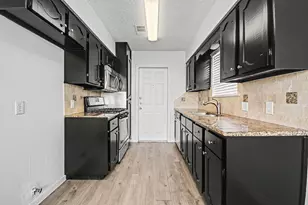 1227 Mission Dr, La Porte, TX 77571 - Photo 6