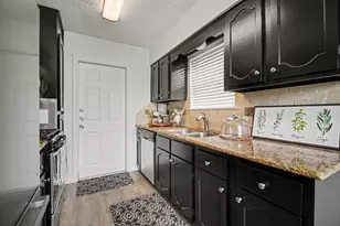1227 Mission Dr, La Porte, TX 77571 - Photo 8