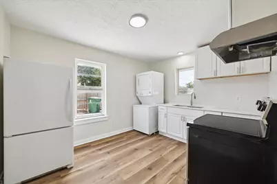 2802 Hardy Street #C, Houston, TX 77009 - Photo 6