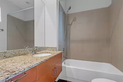 2404 Fairview Street #C, Houston, TX 77006 - Photo 8