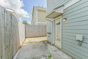 738 Redwing Pl Dr, Houston, TX 77009 - Photo 18