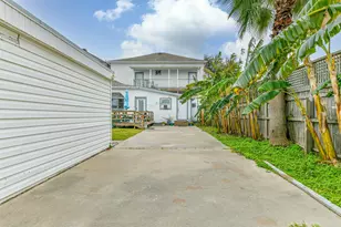 1820 Market St, Galveston, TX 77550 - Photo 2