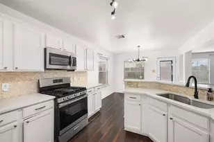 5903 Shadow Creek Ct, Baytown, TX 77523 - Photo 6