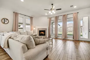 12310 Grassy Bnd Dr, Mont Belvieu, TX 77523 - Photo 8