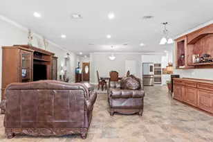 631 Apache St, Houston, TX 77022 - Photo 24