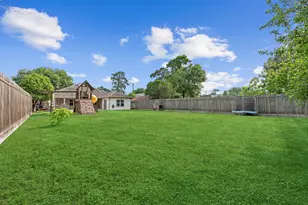 631 Apache St, Houston, TX 77022 - Photo 12