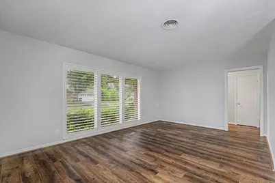2123 Ridgecrest Drive, Houston, TX 77055 - Photo 14