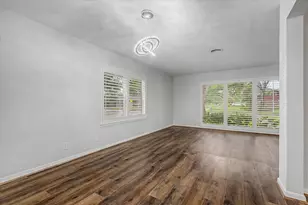 2123 Ridgecrest Dr, Houston, TX 77055 - Photo 10