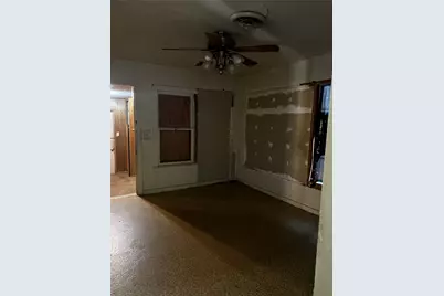 615 N Fourth St, Ganado, TX 77962 - Photo 8