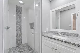 7815 12 Fairway Ln, Humble, TX 77346 - Photo 14