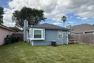 5719 Lycomb Dr, Houston, TX 77053 - Photo 20