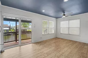 370 Ling St, Bayou Vista, TX 77563 - Photo 8
