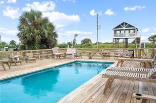 1071 Shady Ln, Gilchrist, TX 77617 - Photo 22