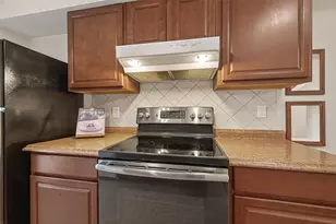 5813 Doliver Dr, Houston, TX 77057 - Photo 6