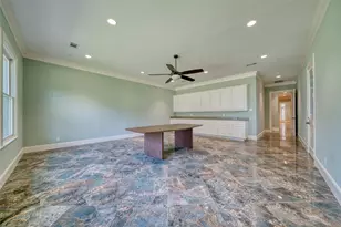 11530 N Lou Al Dr, Houston, TX 77024 - Photo 18