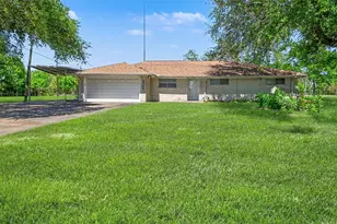 1703 Burnett Ave, Baytown, TX 77520 - Photo 2