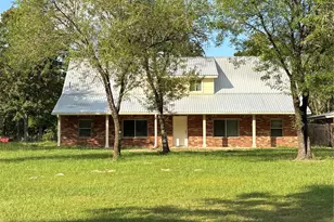 8049 Forest Hills Dr, Montgomery, TX 77316 - Photo 2
