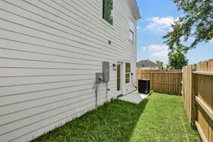 9525 Beckley St, Houston, TX 77088 - Photo 26