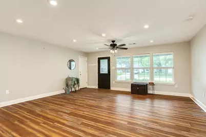 218 Palm Lane, Lake Jackson, TX 77566 - Photo 6