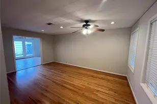 5339 Carew St, Houston, TX 77096 - Photo 4